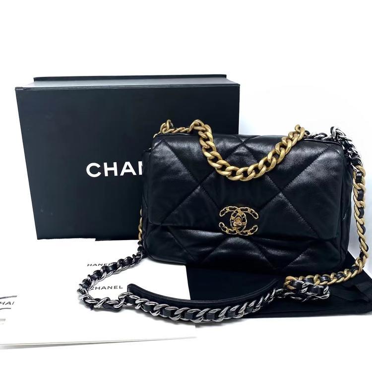 Chanel香奈儿 黑金芯片款19bag小号 99🆕芯片款 ✨chanel 黑金19bag 手感非常柔软舒服 什么衣服都可以搭 只能说现在上车还不晚 ❤️现货好价💰